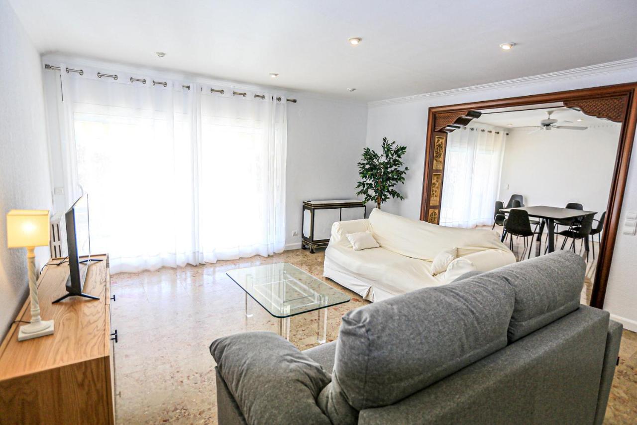 Aquarium - Only Families Apartment Cambrils Bagian luar foto