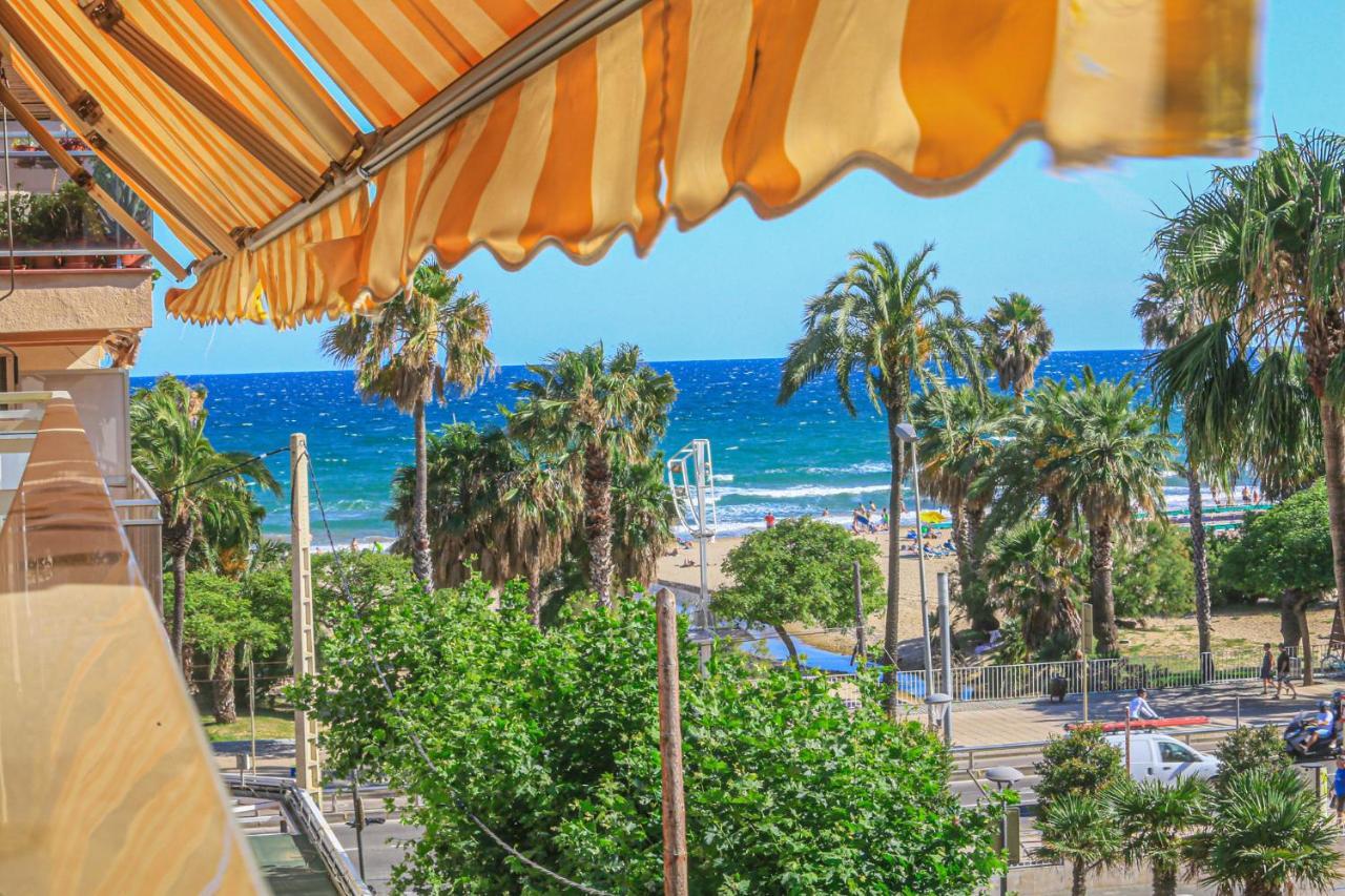 Aquarium - Only Families Apartment Cambrils Bagian luar foto