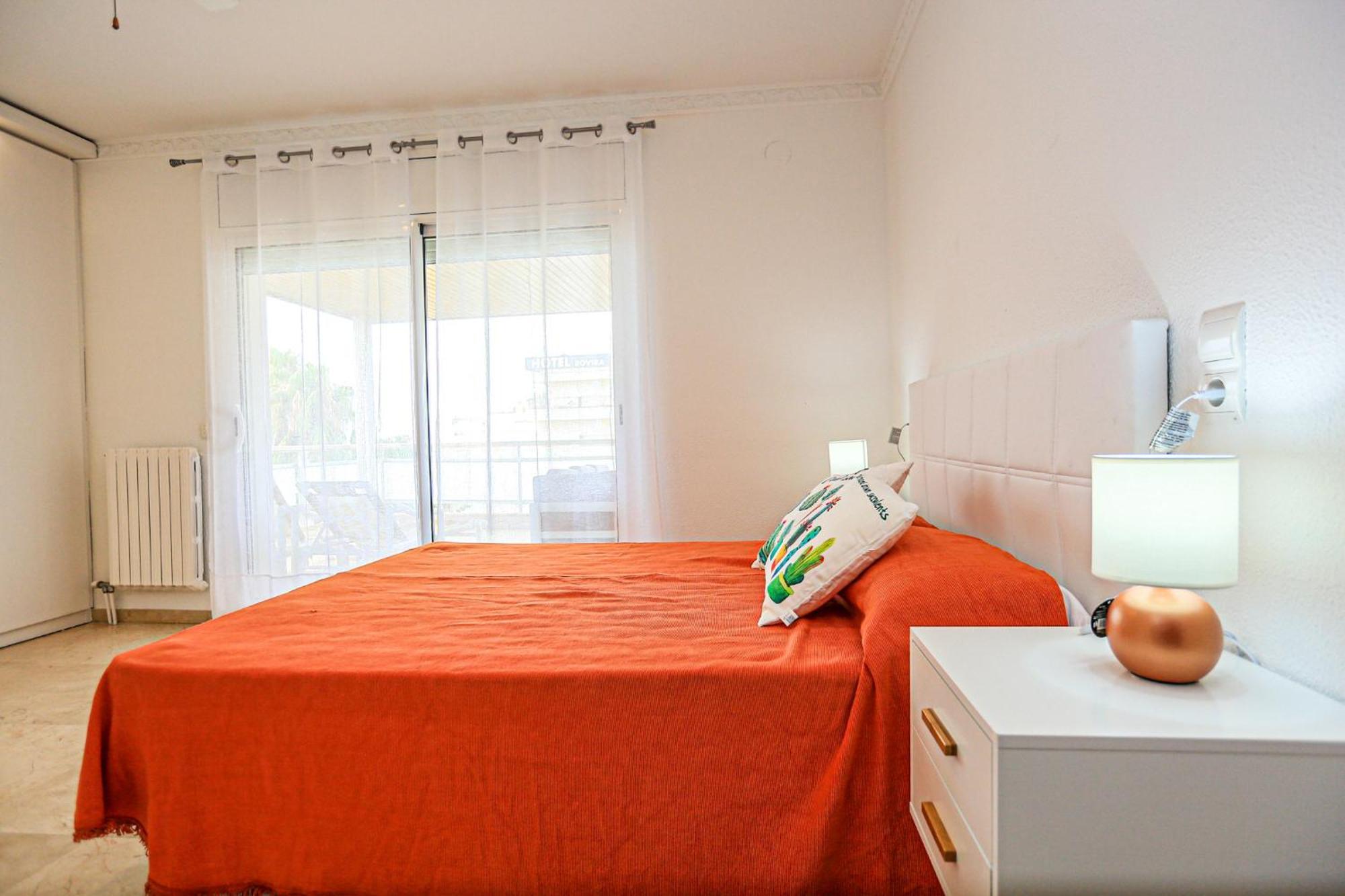 Aquarium - Only Families Apartment Cambrils Bagian luar foto
