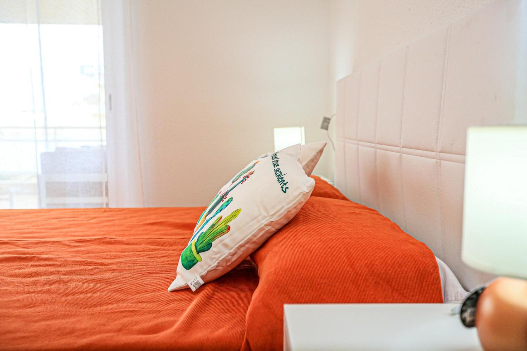 Aquarium - Only Families Apartment Cambrils Bagian luar foto