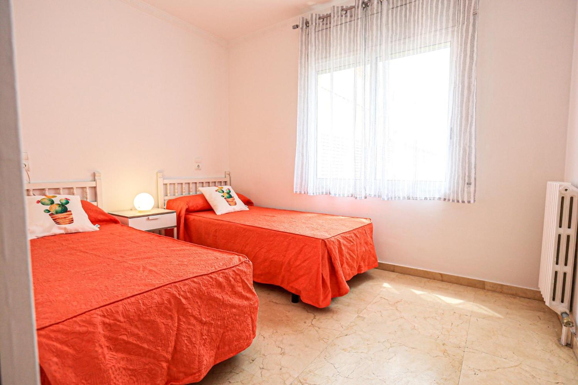 Aquarium - Only Families Apartment Cambrils Bagian luar foto