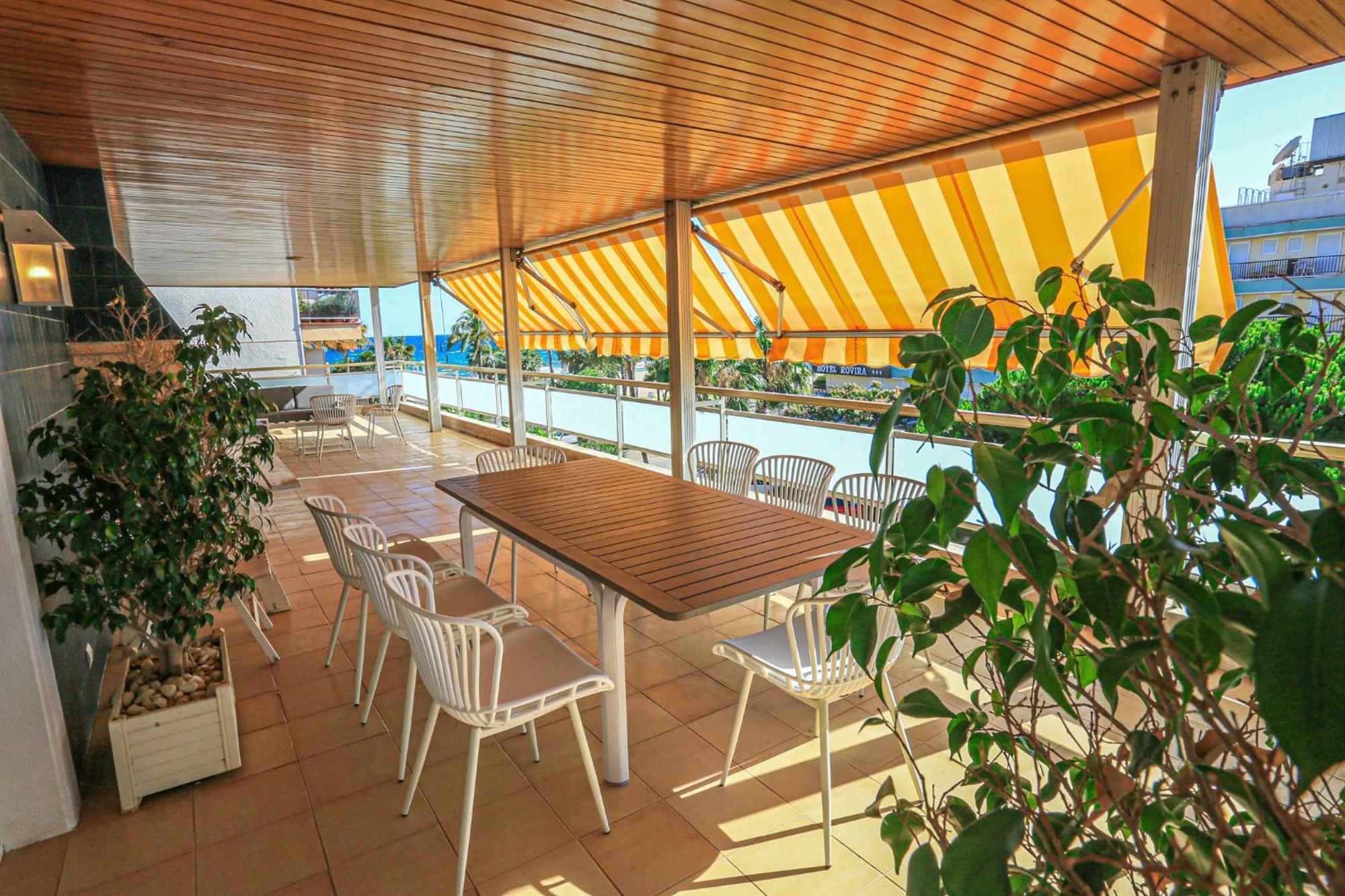 Aquarium - Only Families Apartment Cambrils Bagian luar foto